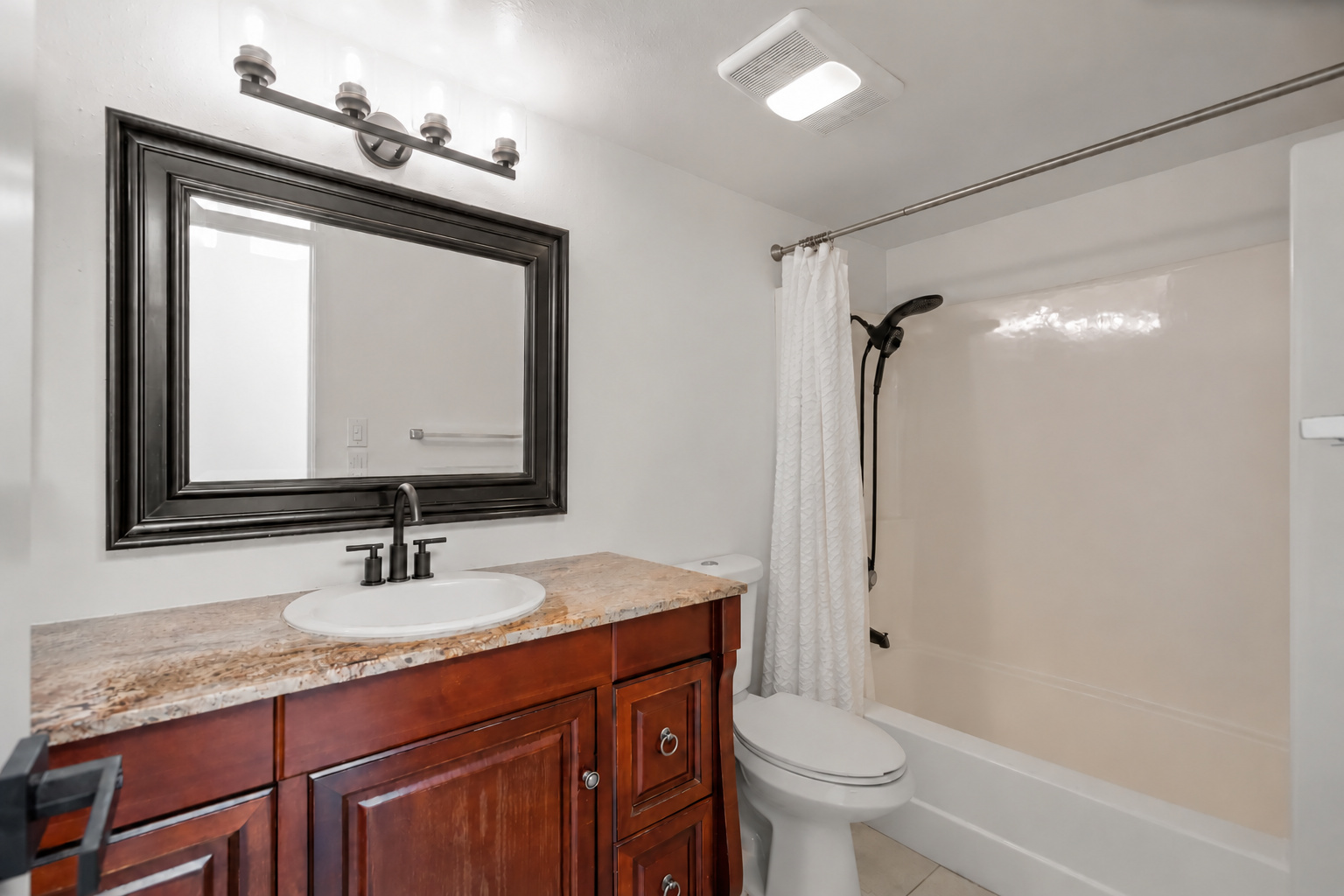 Guest Bath — Virtually staged